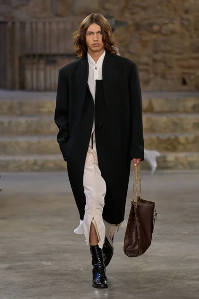 Look 24
